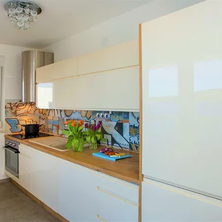 Kata Apartment